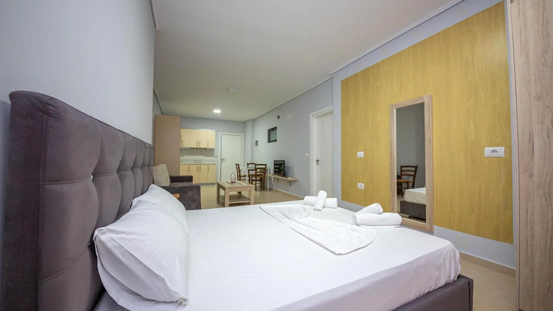Mamma'S Apartments Sarande