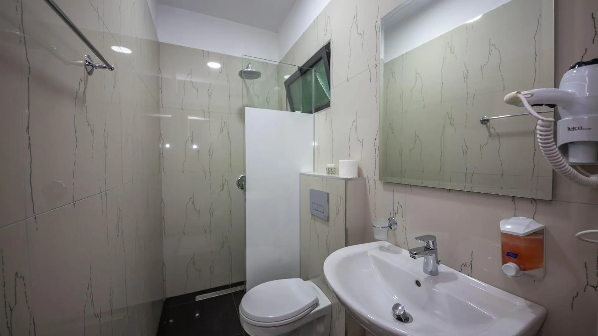 Mamma'S Apartments Sarande Albania